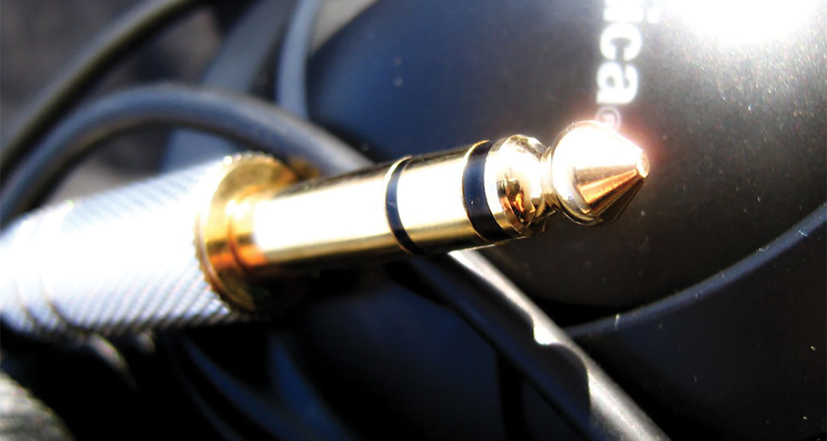 How to Choose a Pair of DJ Headphones How to Choose a Pair of DJ Headphones