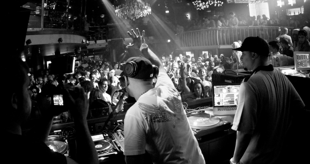 7 Tell-Tale Signs You'd Make A Great DJ 7 Signs