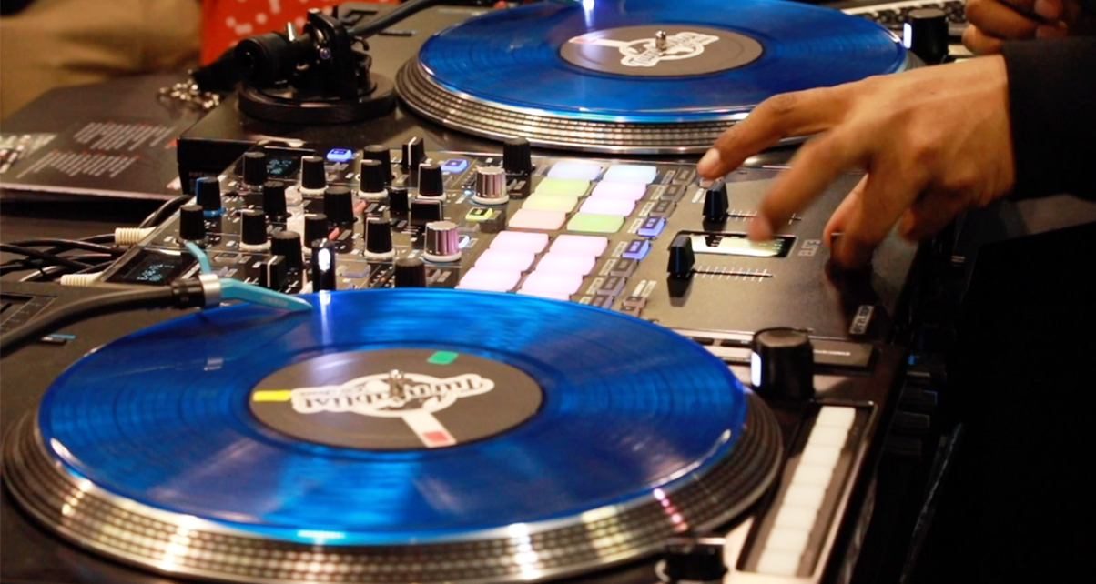 First Look: Reloop RP-8000 Mk2 Turntables & Reloop Elite Mixer First Look: Reloop RP-8000 Mk2 Turntables & Reloop Elite Mixer